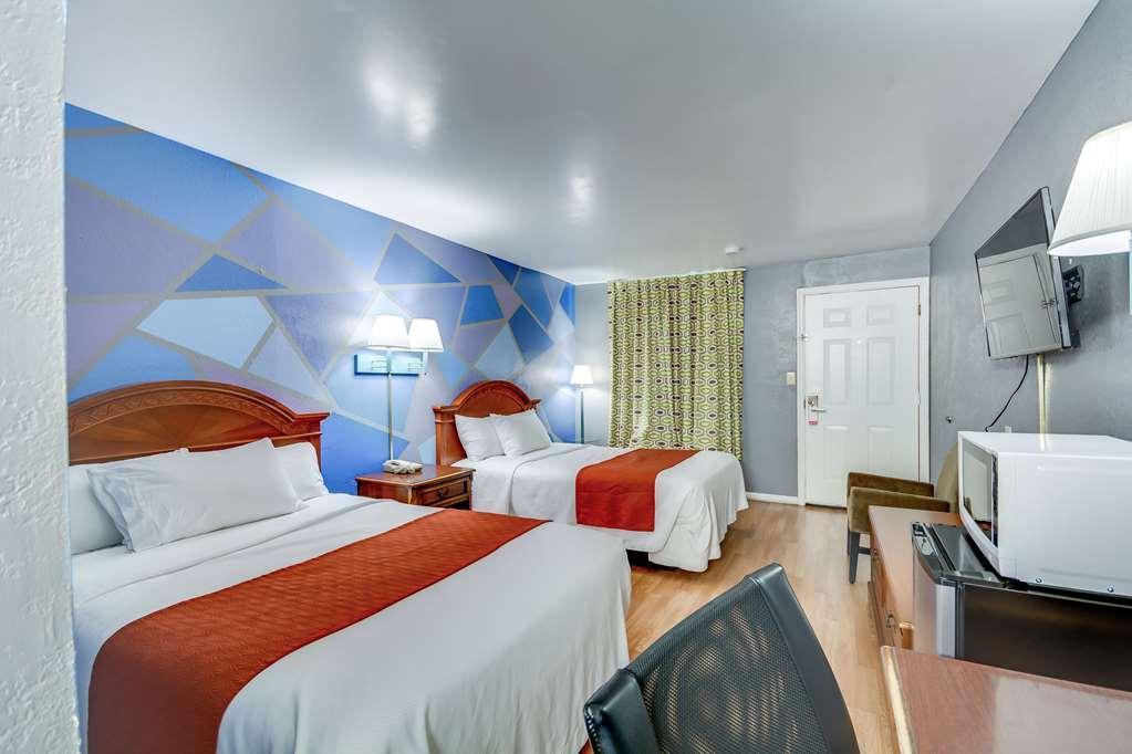 Knights Inn Berea Room photo