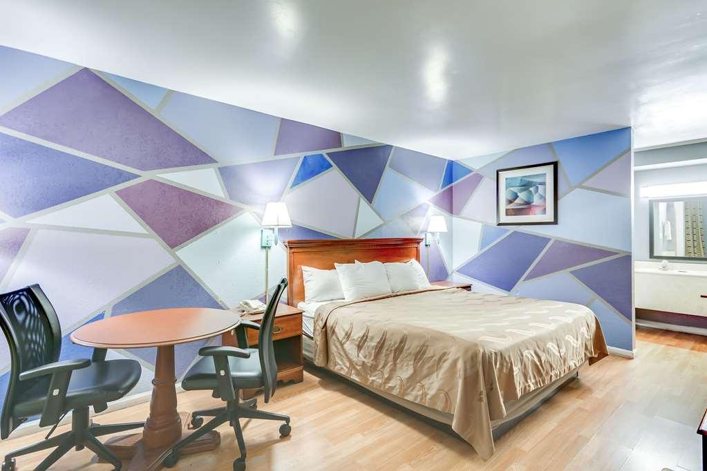 Knights Inn Berea Room photo