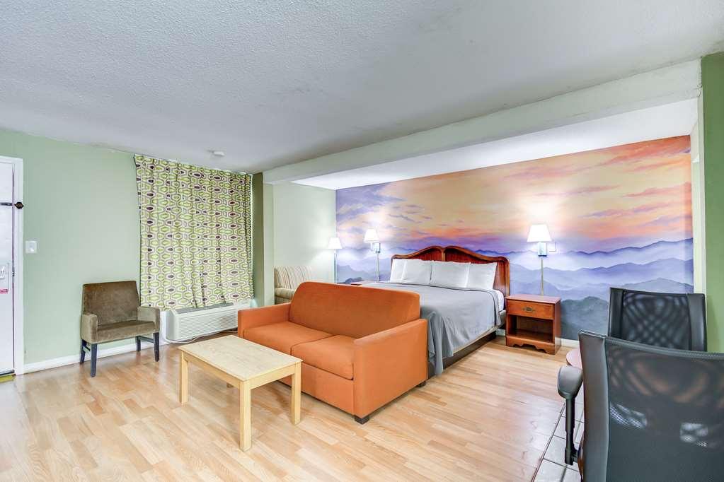 Knights Inn Berea Room photo